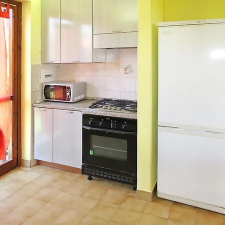 Rei Marina Fronte Mare - Rei204 By Interhome *
